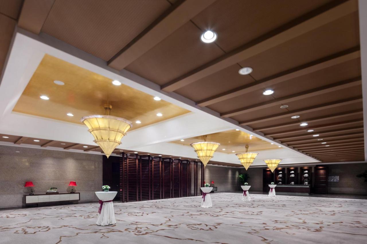 Grand Millennium Beijing Hotel Екстериор снимка